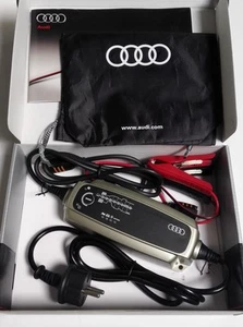 Caricabatteria Audi - Dispositivo di mantenimento della batteria per auto e moto - Foto 1 di 1