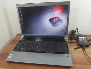 Dell Studio Intel T6500 para juegos retro 17,3" 2,1 GHz 320 GB ATI Radeon HD3650 VISTA - Imagen 1 de 7