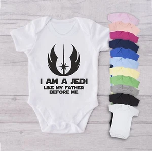 I AM A JEDI LIKE MY FATHER Baby Bodysuit Babygrow Vest Geeky Funny Gift Dad Mum - Foto 1 di 22