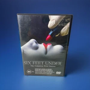 Six Feet Under: Complete First Season 1 (DVD, 2001, 4-Disc Set) - Free Post - Picture 1 of 5