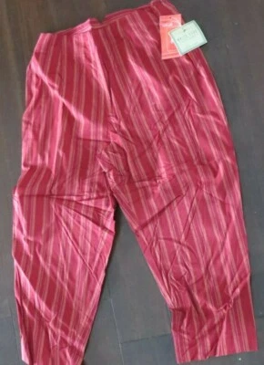 White Stag RED pin Strip  Ladies Mid-Calf Carpi NWOT SIZE 12 - Image 1 of 4