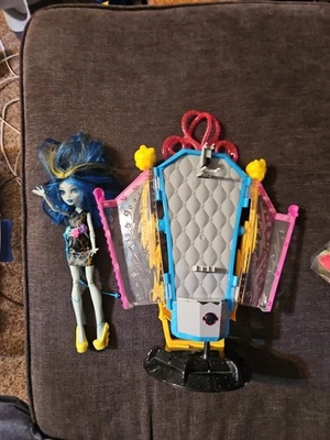 2008 Monster High Freaky Fusion FRANKIE STEIN doll & Recharge Chamber by Mattel - Image 1 of 2