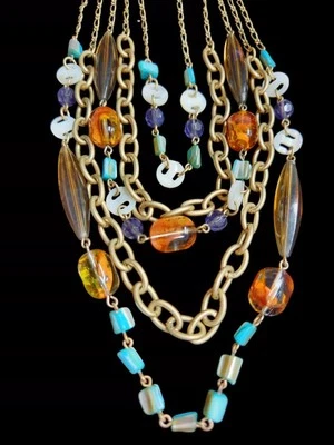 Collar Lia Sophia Santa Lucía Multistrand MOP Botón Como Cuentas de Vidrio Tono Dorado Foto 1 de 4