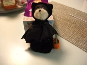 Boyds Bears Peeker Black Bat trick or treat Jointed with tags attached - Picture 1 of 1