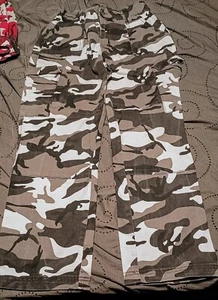 Vintage Youth Girls Almost Famous White Camo Cargo Jeans Sz M - Picture 1 of 4