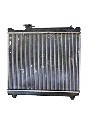 Conjunto de núcleo de radiador de refrigeración del motor Suzuki Grand Vitara 1999-2005 2,0 L OEM Foto 1 de 4