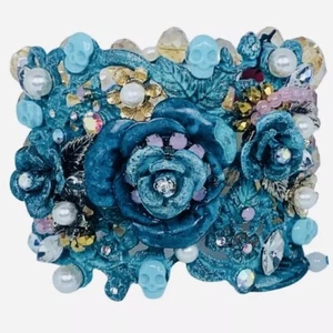 Betsey Johnson Blue Crystal Skull Statement Bracelet 7"  Flower TEAL PATINA - Picture 1 of 14