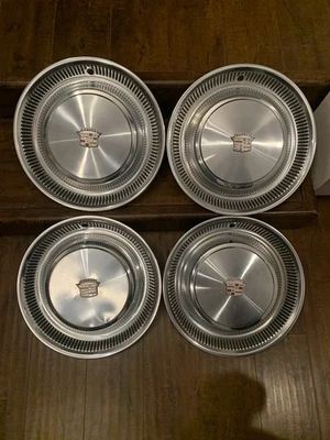 Juego de 4 tapacubos cupé sedán Cadillac DeVille 1974-76 OEM Foto 1 de 4