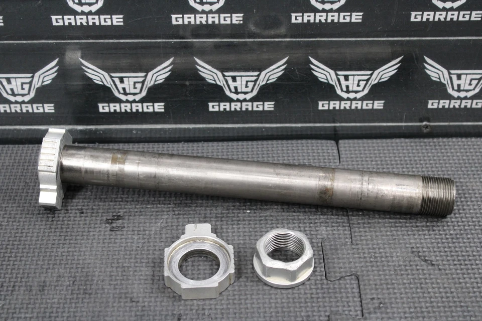 KTM 250 XCW 2016 OEM eje trasero llanta trasera eje perno pivote 77310085044 Foto 1 de 4