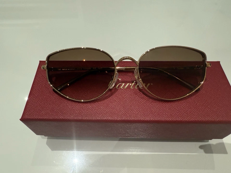 Gafas de sol Cartier para mujer ojo de gato moda valor minorista $1345   Foto 1 de 4