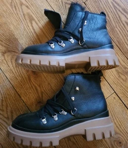 Calvin Klein Women's size 7M Lark Cold Weather Boot Black Leather Faux Fur lined - Picture 1 of 8