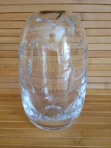Crystal Vase Lead Crystal 24% Round Oblong Shape Stem And Leaf Pattern - Picture 1 of 6