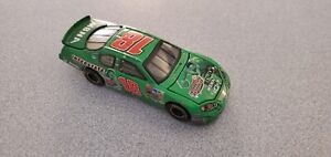Bobby Labonte #18 Interstate Batteries Hulk 2003 Monte Carlo NASCAR Diecast 1:64