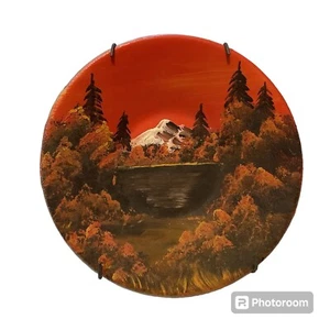 Handbemalte Landschaft auf 5" runder Metallplatte mit hängenden Beschlägen befestigt - Bild 1 von 18