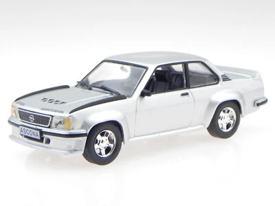Opel Ascona B400i silber Chuck Jordan Modellauto in Vitrine 1:43 - Bild 1 von 4