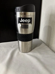 🔥Stainless Steel Jeep Coffee Mug with Grill & Rims – Off-Road Style - Foto 1 di 13