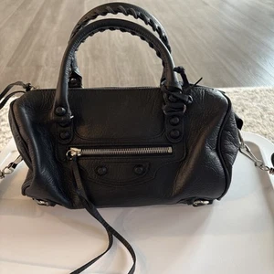 Bandolera Balenciaga con correa desmontable - Imagen 1 de 18