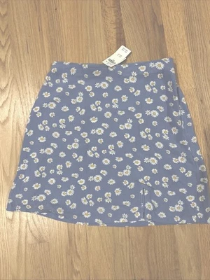 NWT! Holister Flowered Short Skirt Sm Light Blue White Flowers Daisy Zipper cuTE - Image 1 of 4