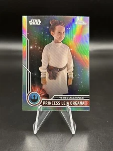 Prinzessin Leia Organa 2023 Topps Chrome Star Wars Refractor Nr. 17 - Bild 1 von 2