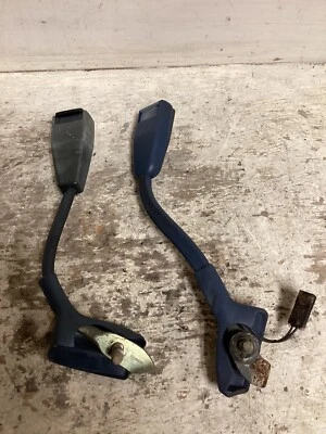 1986.5-1991 Nissan D21 Harbdoy Extended Cab Front Seat Belt Buckles - Image 1 of 4