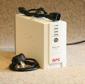 APC BK350ei UPS w pełni działający z zamontowaną nową baterią i 12-miesięczną gwarancją RTB - Zdjęcie 1 z 7