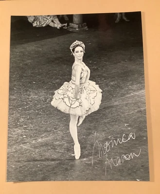 Foto de bailarina de ballet firmada por Monica Mason de colección Royal Ballet por Judy Cameron Foto 1 de 4