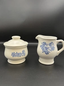 Vintage Pfaltzgraff Yorktowne Muster blau Milchkännchen & Deckel Zuckerdose Deckel Set - Bild 1 von 7