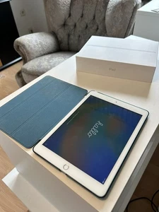 Apple iPad 5. Gen. 32GB, WLAN, 24,64 cm, (9,7 Zoll) - Silber - Afbeelding 1 van 13