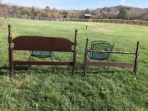 Vintage Mahogany Twin Bed - Picture 1 of 7