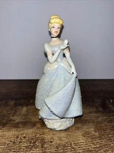 Disney Cinderella Porcelain Figurine 7" Tall Glitter Gown Holding Slipper - Bild 1 von 6