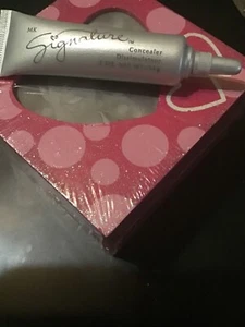 Mary Kay Concealer Yellow Discontinued ~ Hard To Find. Full Size ~New - Picture 1 of 3