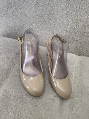 Zapatos de tacón Comfort Plus By Prediction para mujer 9 beige charol con cordones Foto 1 de 4