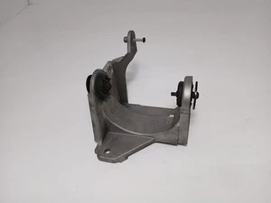 LAND ROVER AIR SUSPENSION COMPRESSOR BRACKET RANGE SPORT LR3 LR4 RQU500064 USED - Picture 1 of 2