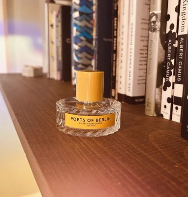 Botella de perfume vacía de 50 ml Vilhelm Parfumerie Poets of Berlin Foto 1 de 4