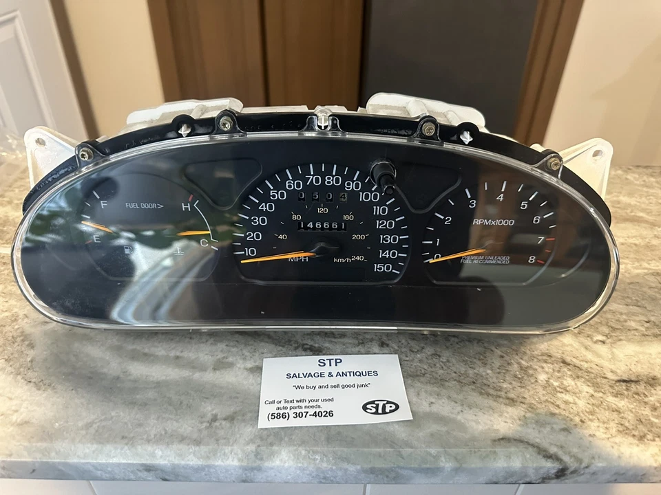 Cuadro de instrumentos Ford Taurus SHO 1996-1999 OEM 150 mph calibre 146 k millas Foto 1 de 3