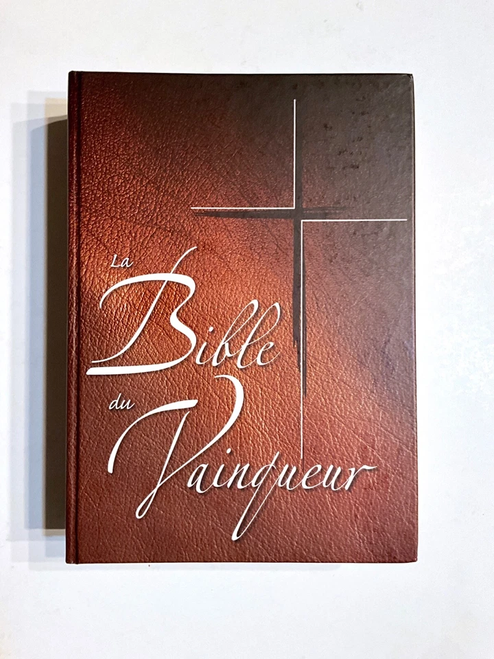 FRENCH  BIBLE  La Bible Du Vainqueur - The Overcomer Bible, Hardcover DAMAGED - Image 1 of 4