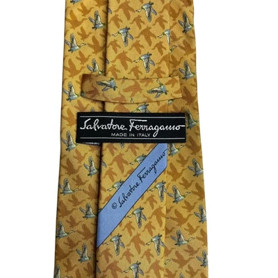 Salvatore Ferragamo Men's Tie Flying Ducks Gold Silk 3.75" (W) x 60.5" (L) guc - Image 1 of 4