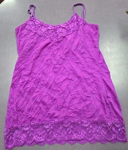 Maurices Y2K Crinkle Cami Tank Top Gr. Medium Babydoll Spitzenbesatz  - Bild 1 von 5