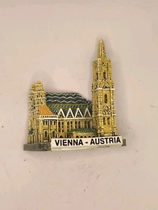 MAGNETE CALAMITA RESINA SOUVENIR FRIDGE MAGNET VIENNA AUSTRIA - Picture 1 of 1