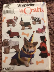 Simplicity Crafts 9257 Dog Costume Sewing Pattern Santa Angel Cow Clown Uncut - Imagen 1 de 3
