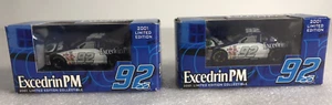Two Jimmie Johnson #92 Excedrin PM 2001 Edizione Limitata Auto da Collezione - Foto 1 di 8