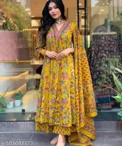 Kurta amarilla Anarkali cuello en V algodón puro estampado floral con pantalón y traje Dupatta - Imagen 1 de 4