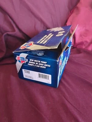 NUEVA bomba de agua del motor Carquest Premium: con junta T2302 Toyota 2.7,2.4,2.5 Foto 1 de 4