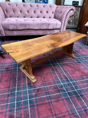 Tavolino/panca da caffè stile Live Edge - Immagine 1 di 4