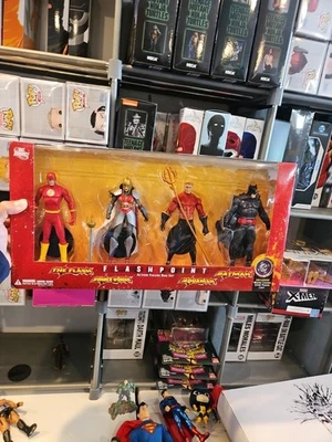 DC Direct Flashpoint Action Figure Box Set Con Exclusive - Image 1 of 4