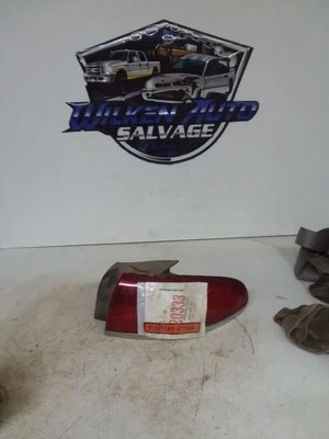 Крепление на четверть панели заднего фонаря для пассажира подходит для 95–98 MYSTIQUE 678472 - Изображение 1 из 2