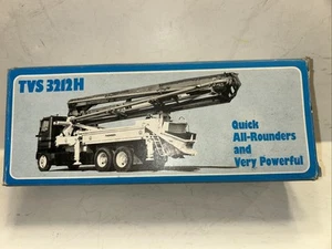 Conrad/NZG Mack Concrete Pumper Thomsen 1/50 - Picture 1 of 6