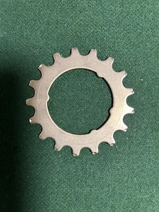 Sachs Maillard 17T silver cog for 6/7 speed freewheel - Picture 1 of 2