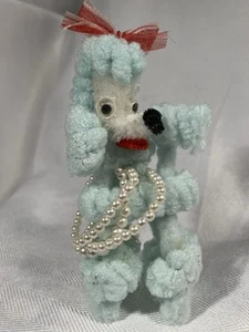 Vintage Chenille Pipe Cleaner Baby Blue Poodle Figure - Imagen 1 de 2