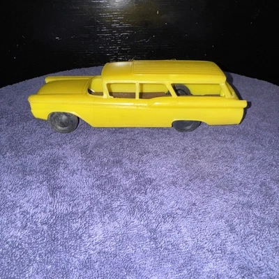 BUDDY-L TEXACO 1950's Service Station Ford Station Wagon Car Yellow Car Carrier - Image 1 of 4